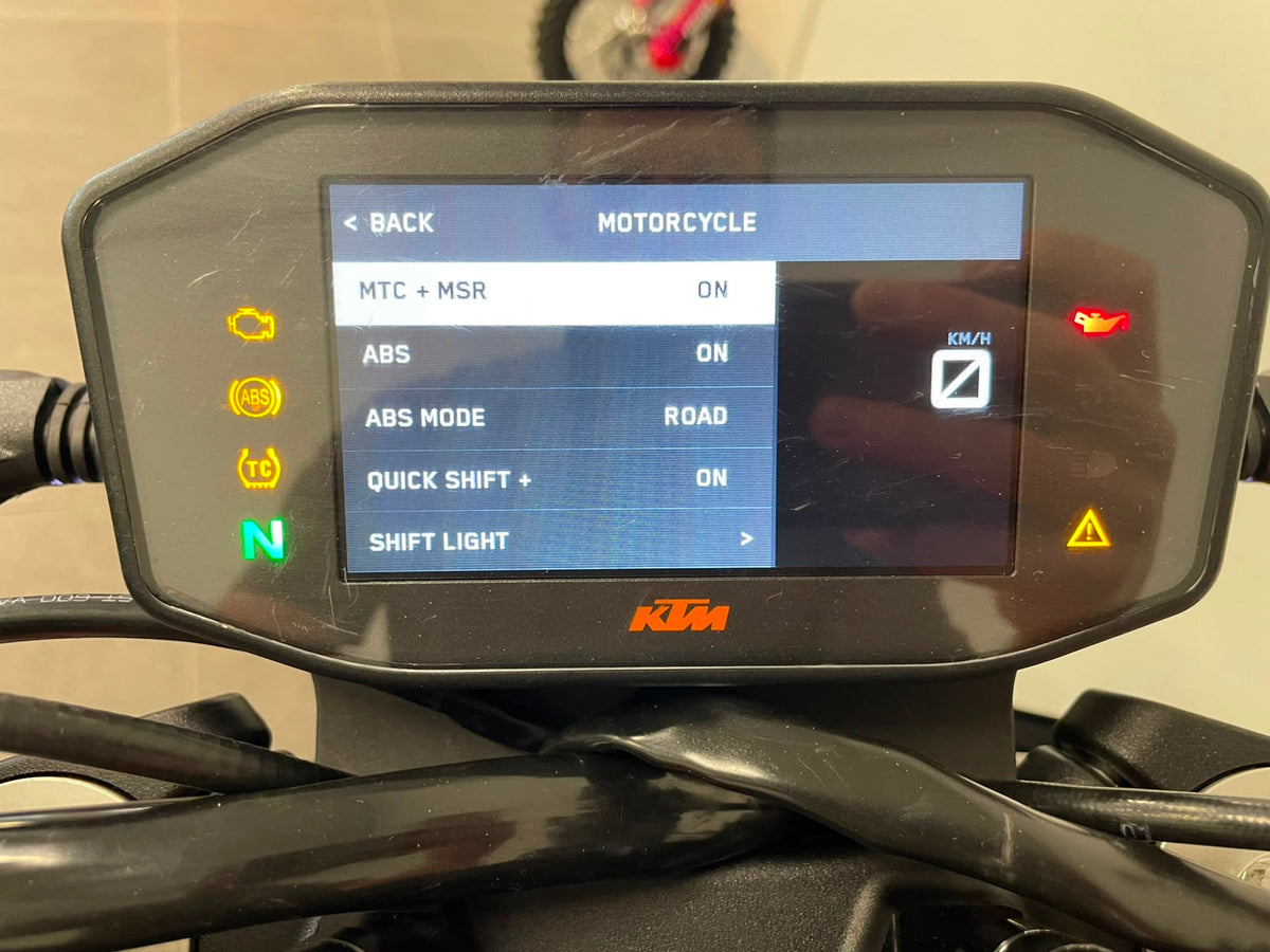 KTM 890 DUKE GP 2023