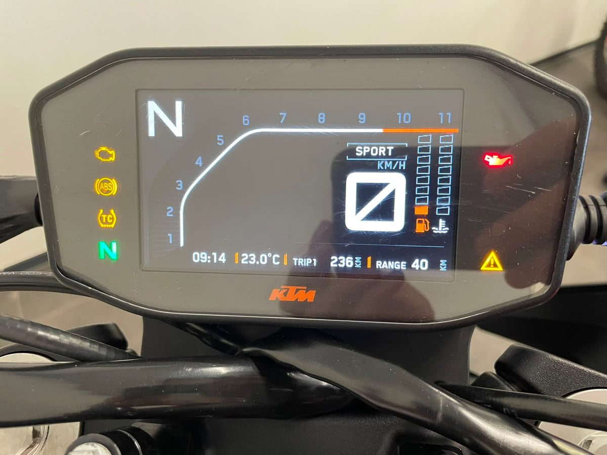 KTM 890 DUKE GP 2023