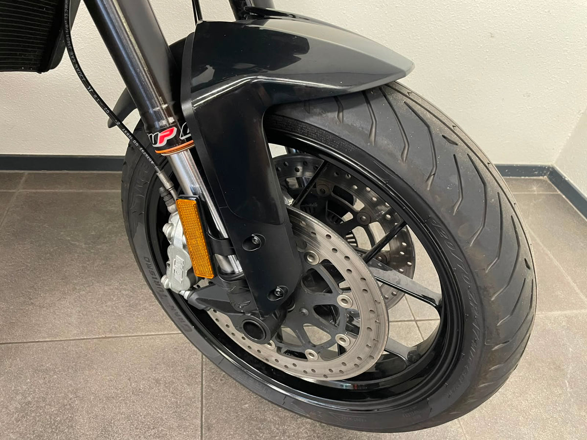KTM 890 DUKE GP 2023